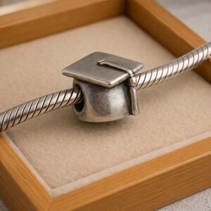 Chamilia .925 Silver Graduation Cap Mortar Board School Bead EUC CHAM #259